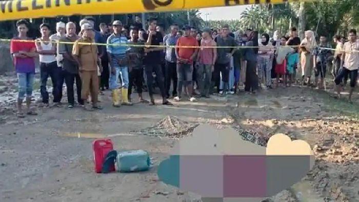 KASUS PEMBUNUHAN - Jenazah diduga korban pembunuhan di perbatasan Gampong Kebon Teumpeun dan Gampong Teumpeun Peureulak Barat, Kabupaten Aceh Timur, Senin (29/12/2025). Warga Peureulak Ditemukan Bersimbah Darah, Pelaku Serahkan Diri ke Polres Aceh Timur