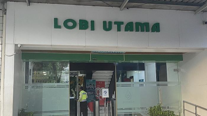 KORUPSI KUOTA HAJI - KPK melakukan penggeledahan terkait kasus korupsi kuota haji di Gedung Direktorat Jenderal Penyelenggaraan Haji dan Umrah (Ditjen PHU) Kementerian Agama. Sejumlah oknum pejabat di Kementerian Agama (Kemenag) diduga menerima setoran pelicin atau 
