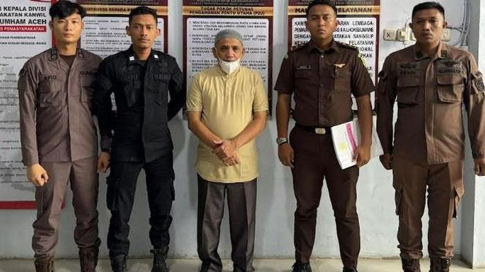 DPO Kasus Korupsi PPJ, Mantan Kepala BPKD Lhokseumawe Serahkan Diri ke Jaksa