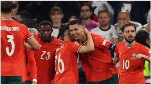 Cristiano-Ronaldo-merayakan-gol-yang-dicetak-ke-gawang-Jerman-bersama-rekan-rekannya.jpg