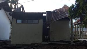 Gudang-penyimpanan-alat-olahraga-di-SMP-2-Padang-Tiji-terbakar.jpg