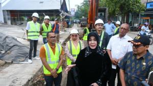 ILLIZA-TINJAU-PEMBANGUNAN-JALAN.jpg