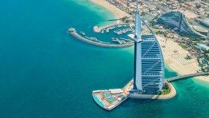 Ilustrasi-Dubai-Hotel-Burj-Al-Arab.jpg