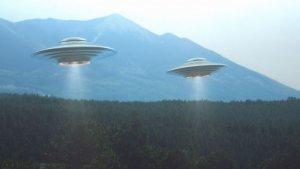 Ilustrasi-UFO-unidentified-flying-object-dipercaya-sebagai-wahana-makhluk-luar-angkasa-alien.jpg