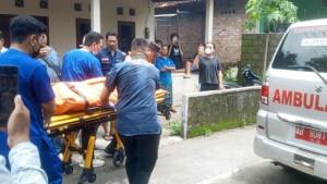 Jenazah-seorang-wanita-muda-berinisial-RI-ditemukan-tewas-di-rumah-kontrakannya.jpg