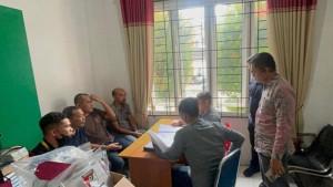 Kasat-Reskrim-Polres-Aceh-Utara-proses-penyerahan-enam-tersangka-aliran-sesat-Millah-Abraham.jpg