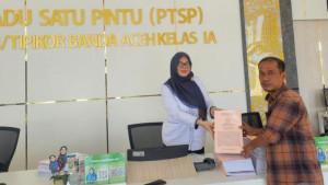 Kasi-Pidsus-Kejaksaan-Negeri-Lhokseumawe-Edwardo-melimpahkan-perkara-dugaan-korupsi-Rusunawa.jpg