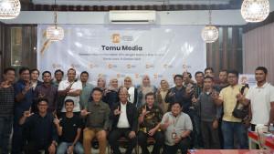 LPS-dan-Awak-Media.jpg