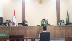 Majelis-Hakim-Mahkamah-Syariyah-Calang-Aceh-Jaya-membacakan-putusan.jpg