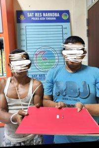 Pengedar-dan-Pemakai-Sabu.jpg
