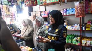 Petugas-Satpol-PP-WH-Aceh-bersama-Kanwil-Bea-dan-Cukai-Aceh-sita-rokok-ilegal.jpg