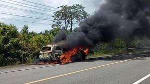Satu-unit-mobil-terbakar-di-jalan-nasional-Gampong-Ceunamprong-kecamatan-Indra-Jaya.jpg