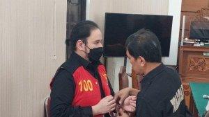 Terdakwa-kasus-kepemilikan-senjata-api-ilegal-Dito-Mahendra-dituntut-1-tahun-penjara.jpg