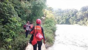Tim-gabungan-yang-terdiri-dari-tim-SAR-Polsek-dan-koramil-melakukan-pencarian.jpg