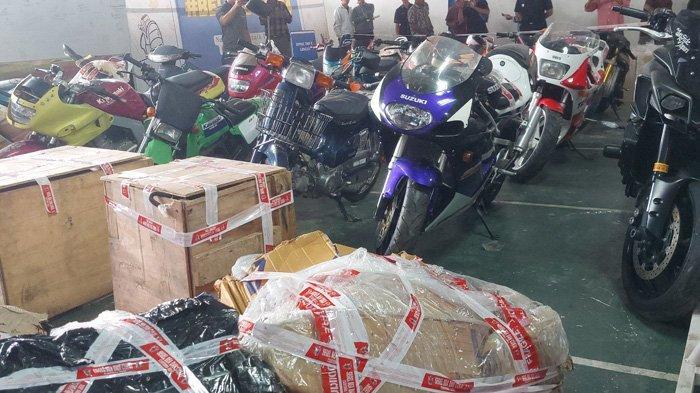 22-unit-sepeda-motor-bermerk-asal-luar-negeri-diamankan-di-Kantor-Bea-Cukai-Langsa.jpg