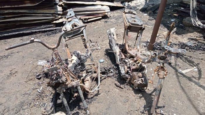 Sebuah Rumah di Bireuen Bersama 2 Sepmor dan Uang Rp 40 Juta Hangus Terbakar