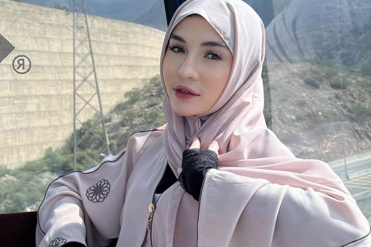 Agent suratidan yalangoch qozoq ayollari