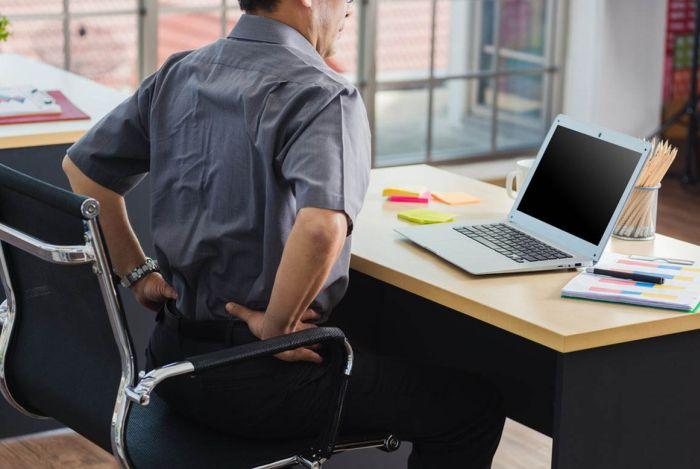 Ilustrasi-duduk-terlalu-lama-saat-bekerja.jpg