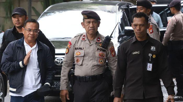 KPK-tetapkan-Bupati-pati-Sudewo-bersama-tiga-lainnya-sebagai-tersangka.jpg