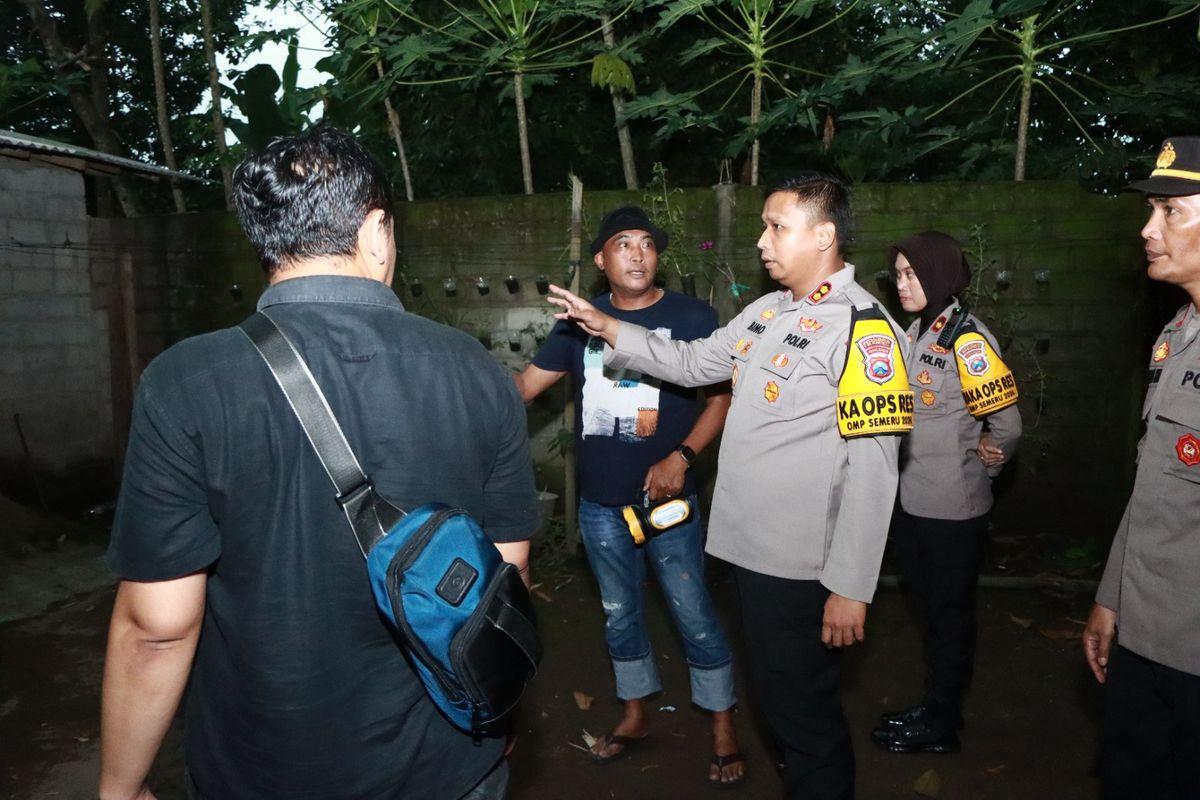 Kapolres-Kediri-saat-tinjau-lokasi-perampokan-yang-menyebabkan-satu-keluarga-meninggal.jpg