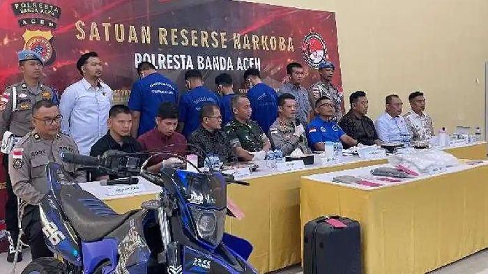 Kapolresta-Banda-Aceh-memberikan-konferensi-pers-pengungkapan-kasus-narkotika-jenis-sabu.jpg
