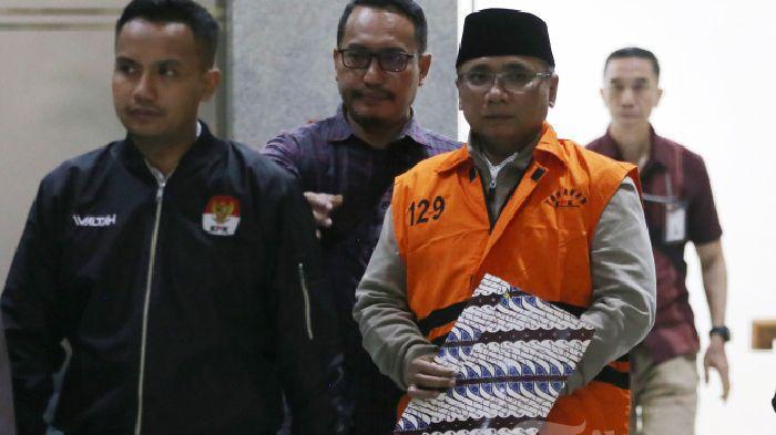 Mantan-menteri-agama-Yaqut-Cholil-Qoumas-resmi-ditahan-KPK.jpg