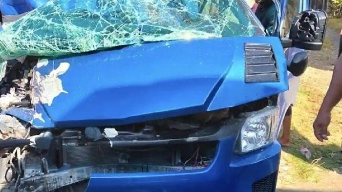 Tabrakan Toyota Hiace vs Truk Fuso di Aceh Selatan, 2 Luka Berat dan 3 Luka Ringan