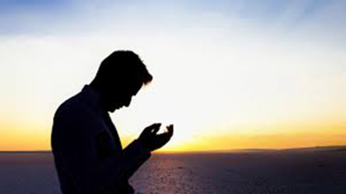 7 Amalan Sunah Hari Jumat, Bisa Raih Pahala Baca Al Kahfi hingga Perbanyak Doa