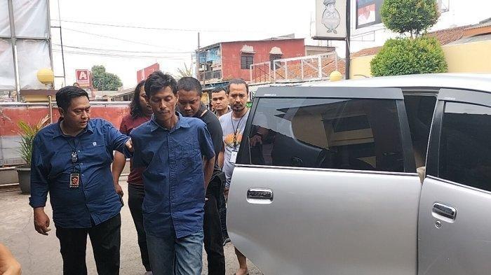 Pelaku-penganiayaan-istri-hingga-tewas-diamankan-di-Mapolsek-Bojong-Gede.jpg