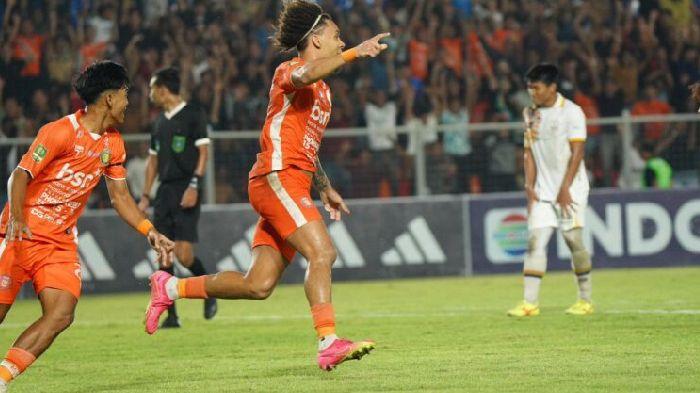 Pemain-Persiraja-Connor-Flynn-merayakan-gol-ke-gawang-Persikad-Depok.jpg
