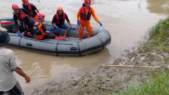 Pencarian-Sri-Wahyuni-gadis-yang-tenggelam-dj-Sungai-Peureulak.jpg