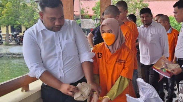 Personel-Polres-Pidie-membawa-gadis-asal-Kecamatan-Tangse-terlibat-kurir-narkoba.jpg
