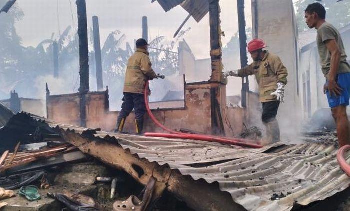 Kebakaran Hanguskan Tiga Rumah di Kuta Cot Glie Aceh Besar, 16 Jiwa Terdampak
