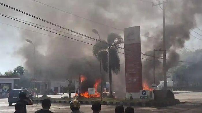 SPBU-PT-Kuala-Berkah-yang-berlokasi-di-Gampong-Blok-Sawah-Kecamatan-Kota-Sigli-terbakar.jpg