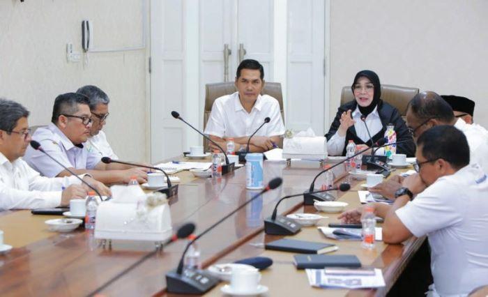 Sekda-Aceh-beserta-SKPA-rapat-membahas-lingkar-jalan-RSUDZA-bersama-Wali-Kota-Banda-Aceh.jpg