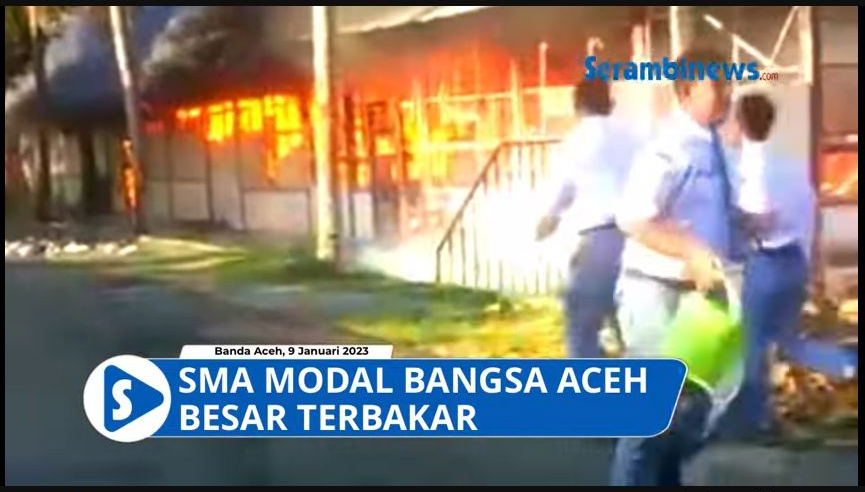 Siswa-Panik-Berlarian-SMA-modal-Bangsa-Aceh-Besar-Terbakar.jpg
