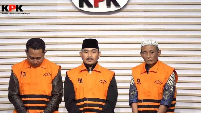 Tiga-tersangka-dugaan-tindak-pidana-korupsi-berupa-suap-di-Pemerintah-Kabupaten-Pemkab-Bekasi.jpg