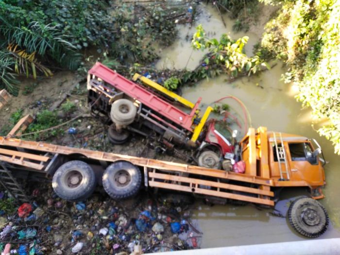 Rem Blong, Sopir Trado dan Dua Rekan Tercebur ke Sungai Luengputu