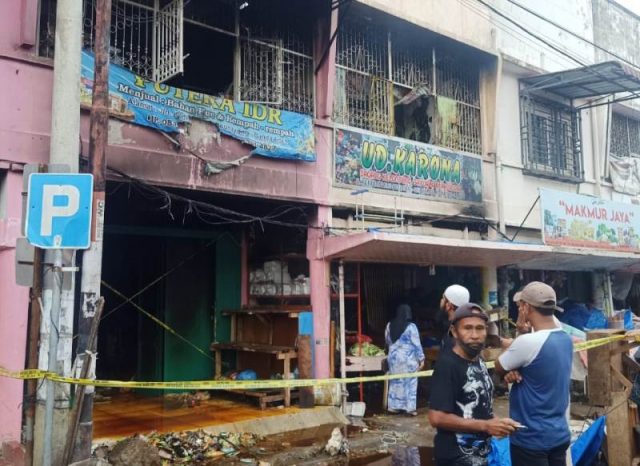 dua-unit-toko-di-jlkartini-peunayong-banda-aceh-terbakar.jpg