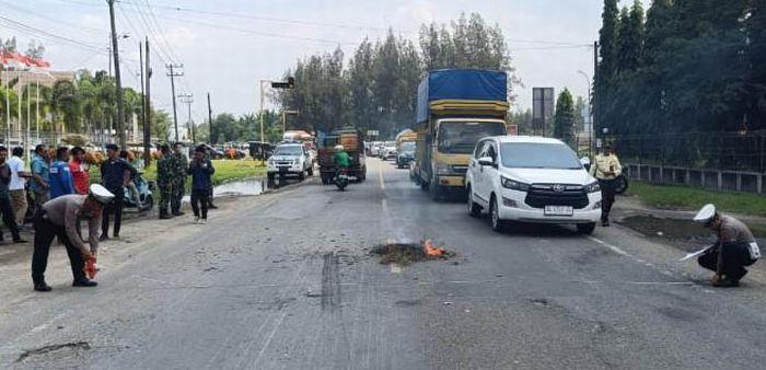 okasi-tabrakan-antara-pengendara-sepmor-dengan-truk-di-Jalan-lintas-Medan-Banda-Aceh.jpg