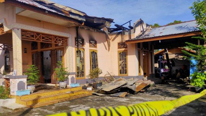 rumah-milik-syahrul-54-pns-warga-gampong-lhok-banie-terbakar.jpg