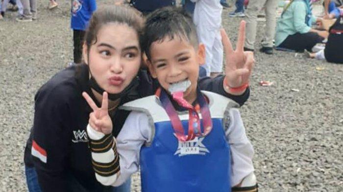 Shyalimar Malik Bangga Saat Anak Semata Wayangnya Menjadi Juara di Taekwondo Junior.