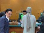 Baim-Wong-dan-Paula-Verhoeven-tidak-saling-tegur-sapa-ketika-bertemu-di-ruang-sidang.jpg