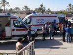 Foto-ambulans-yang-membawa-murid-perempuan-Iran-ke-rumah-sakit-saat-keracunan.jpg