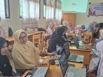 Guru SMPN 2 Jeumpa Bireuen Dilatih Penyusunan E-LKPD Interaktif Berbasis STEAM 