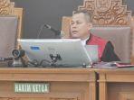 Hakim-tunggal-PN-Jakarta-Selatan-Afrizal-Hady-mengugurkan-permohonan-praperadilan-kasus-suap.jpg