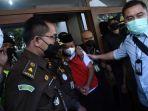 Herry-Wirawan-Pemerkosa-13-santriwati-di-tuntut-hukuman-mati-kebiri-dan-identitasnya-disebarkan-1.jpg