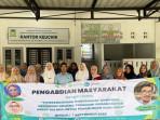 Ibu-ibu-kader-desa-dari-Gampong-Meunasah-Krueng-foto-bersama-dosen-Poltekkes-Kemenkes-Aceh.jpg