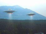 Ilustrasi-UFO-unidentified-flying-object-dipercaya-sebagai-wahana-makhluk-luar-angkasa-alien.jpg