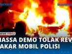 KA-MULAI-Massa-Tolak-Revisi-UU-Pilkada-Ngamuk-Bakar-Mobil-Polisi.jpg